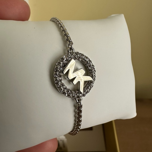 Michael Kors Signature Charm w/Stone Silver Bracelet, NWT - Picture 4 of 9